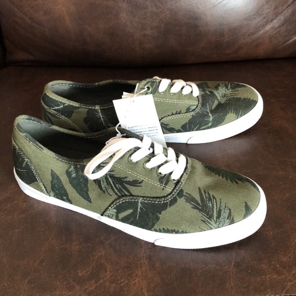 Old navy Sneakers for men new with tags - Picture 3 of 8